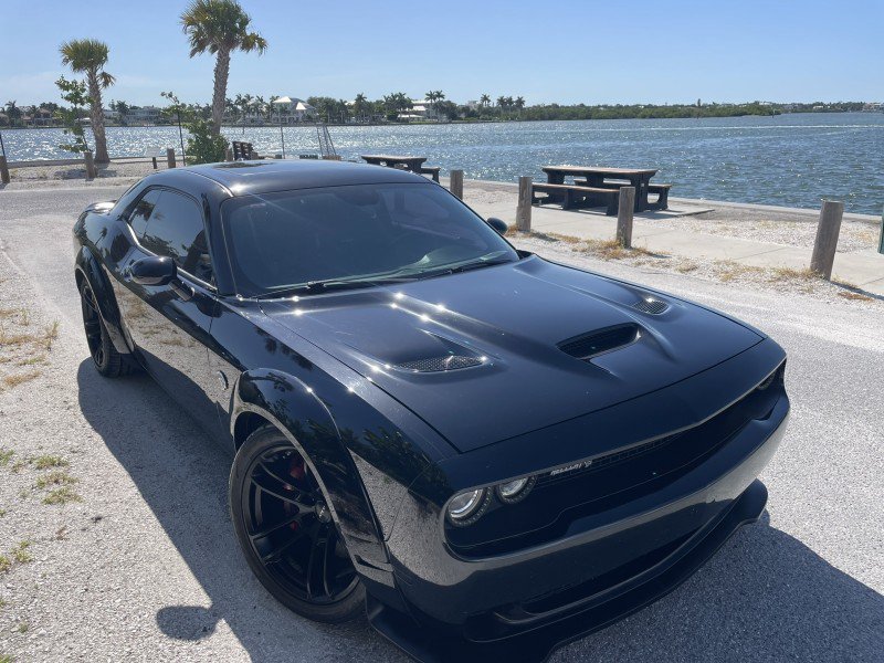 Used 2016 Dodge Challenger SRT Hellcat RWD image 4