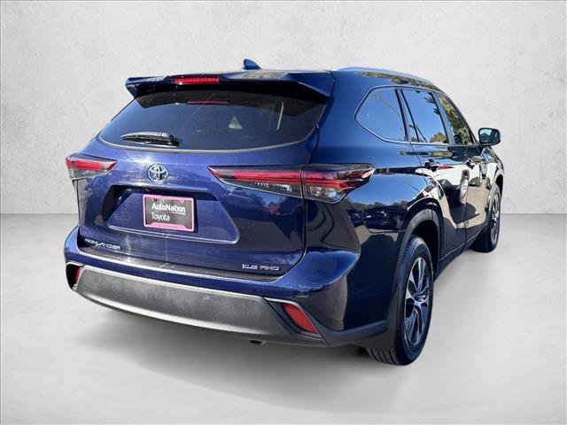 Used 2024 Toyota Highlander XLE image 5