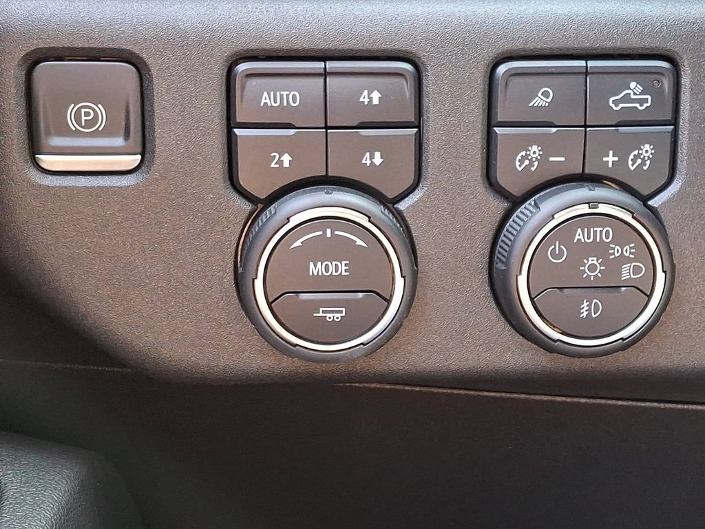 Used 2022 Chevrolet Silverado 1500 LTZ AWD/4WD image 24