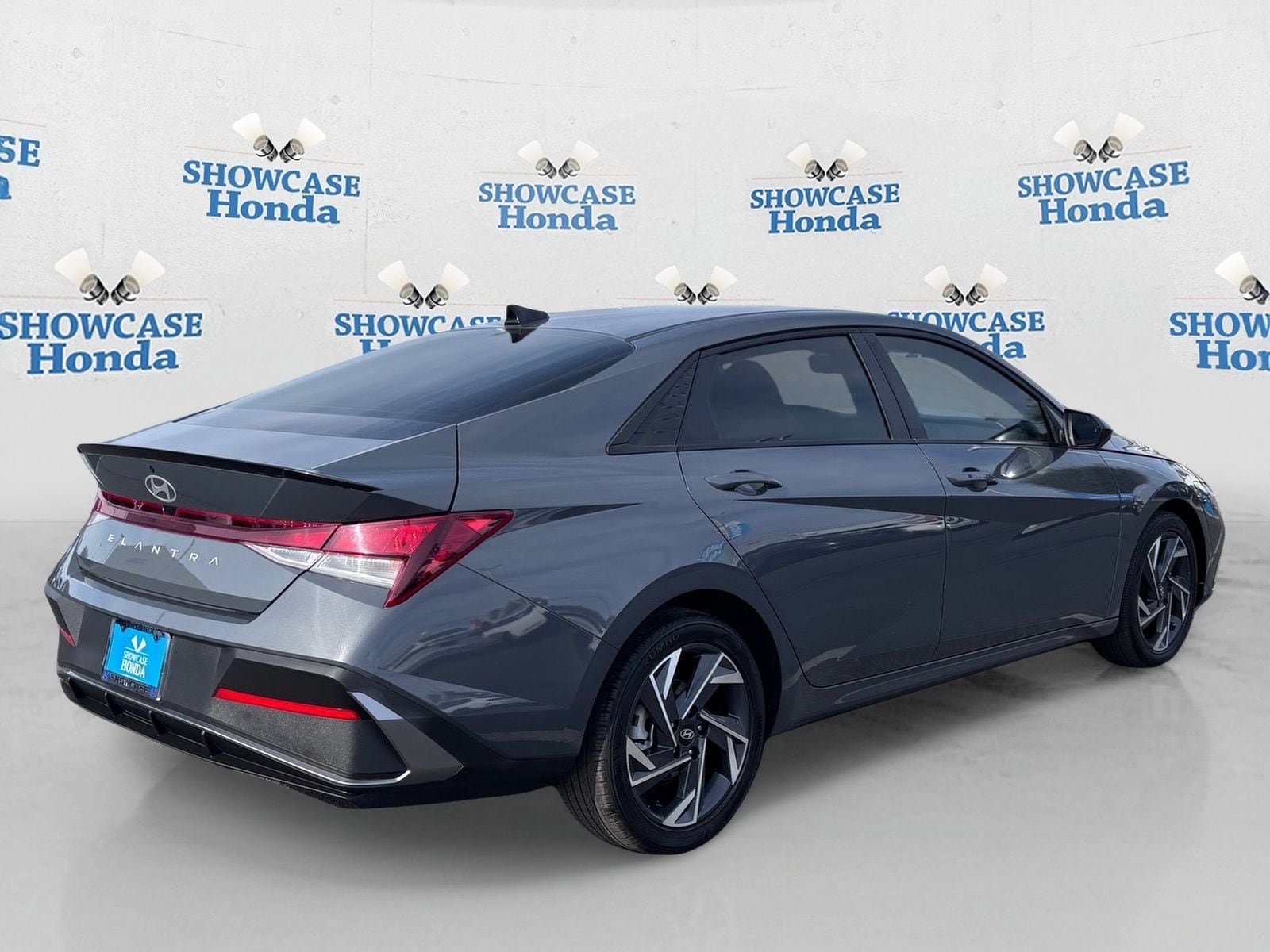 Used 2025 Hyundai Elantra Sport FWD image 8