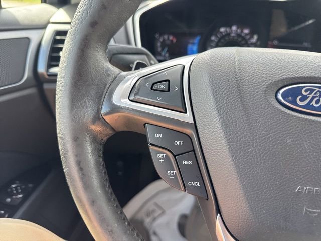 Used 2015 Ford Fusion SE FWD image 22