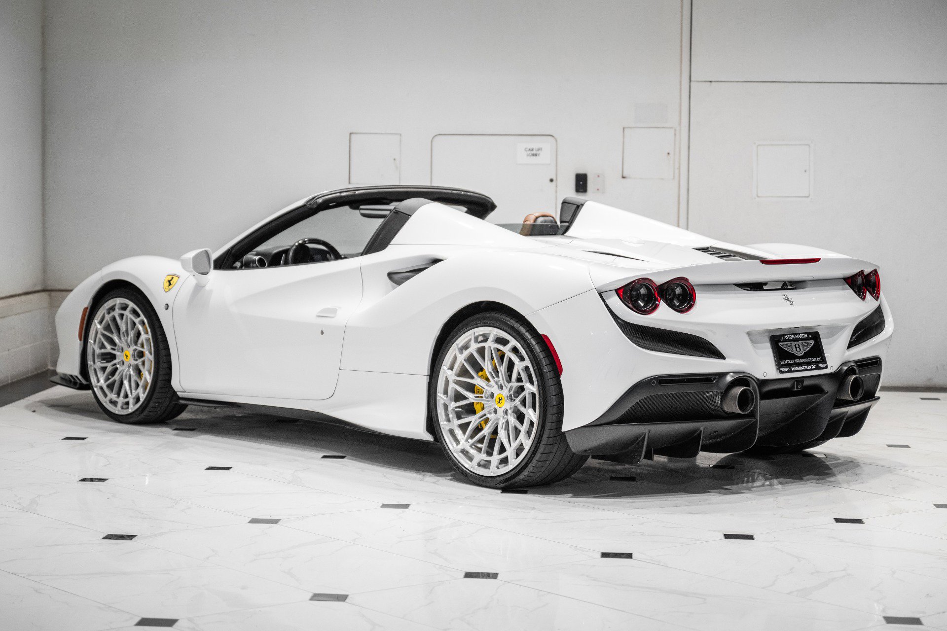 Used 2023 Ferrari F8 Tributo image 7