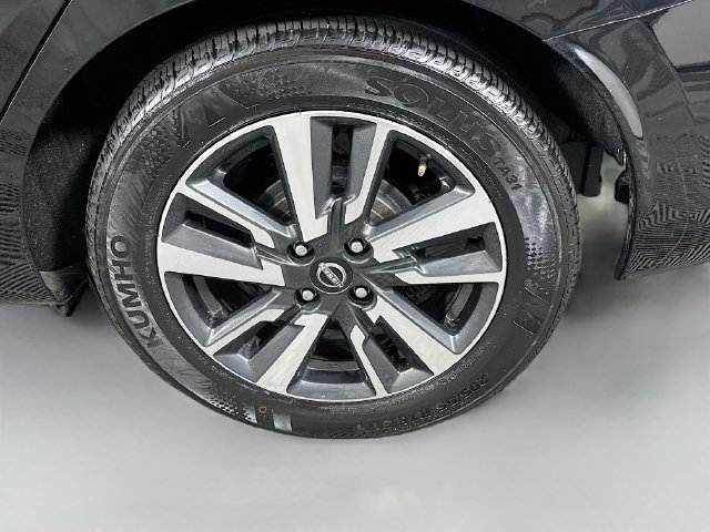 Used 2024 Nissan Versa SV FWD image 28