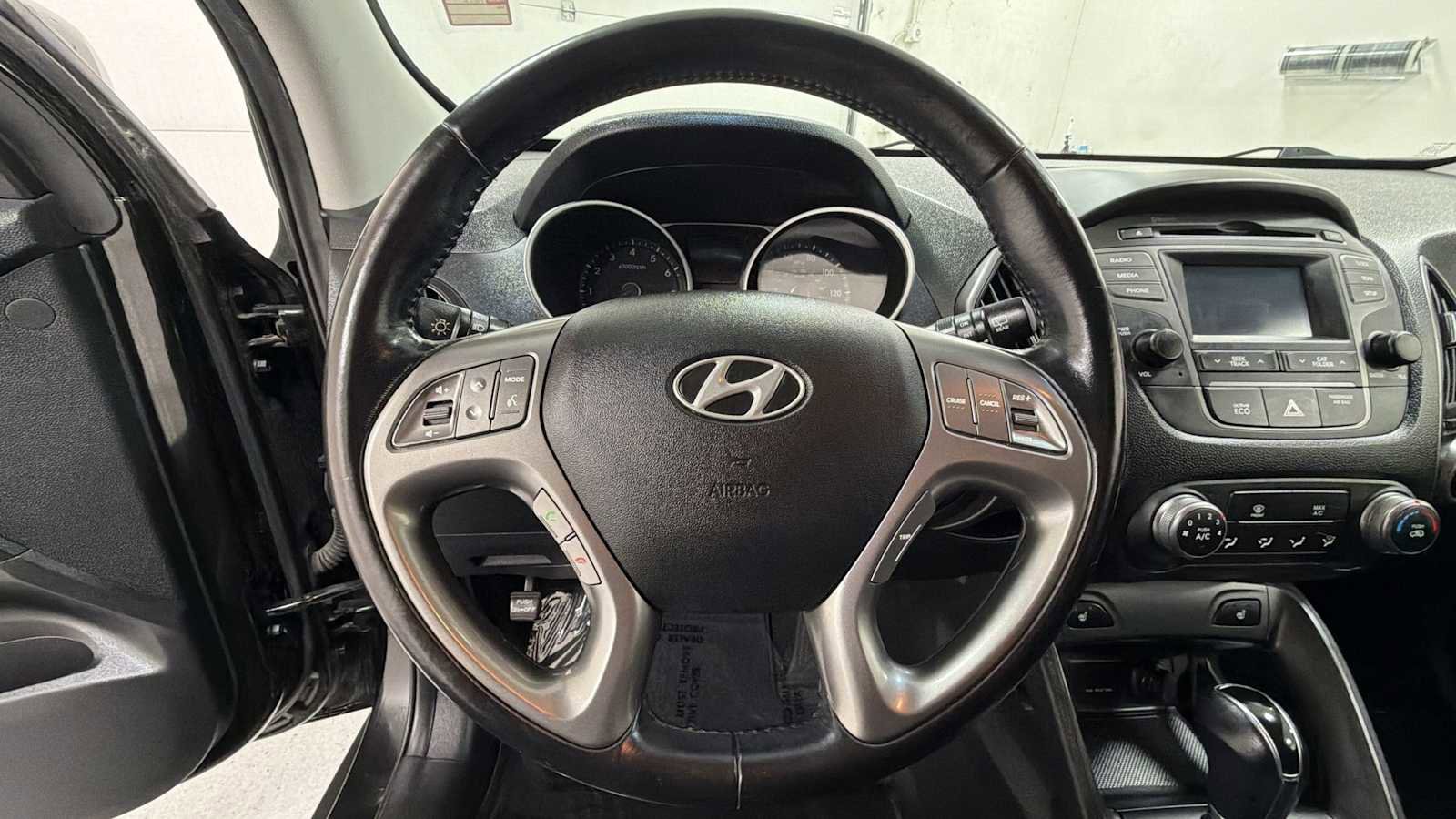 Used 2014 Hyundai Tucson SE image 16