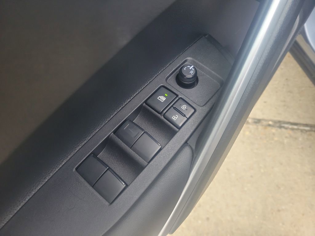 Certified 2023 Toyota Corolla Cross LE image 12