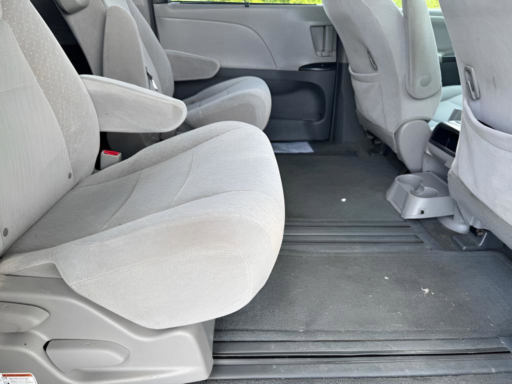 Used 2016 Toyota Sienna LE FWD image 14