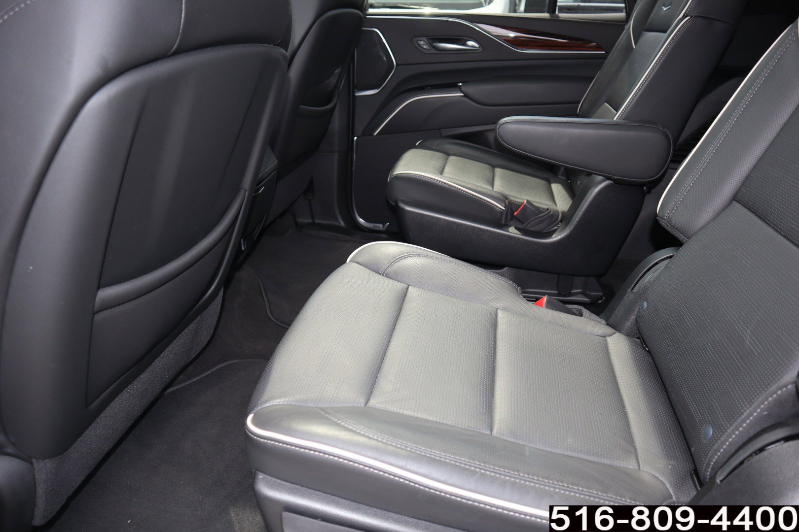 Used 2023 Cadillac Escalade Premium Luxury image 14