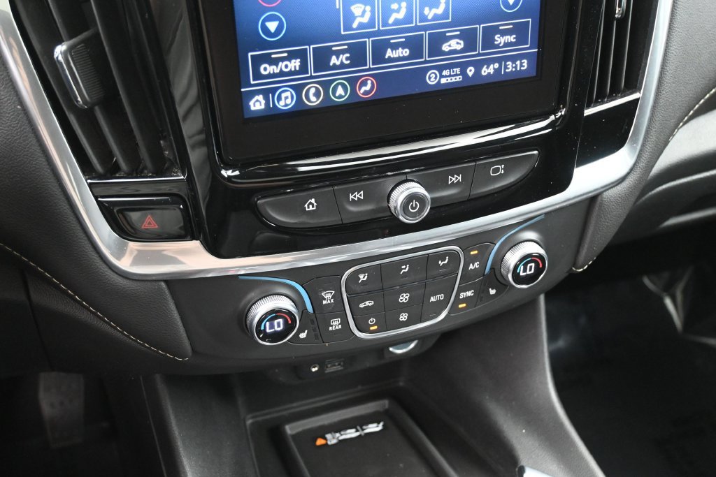 Used 2022 Chevrolet Traverse LT w/ LT Premium Package AWD/4WD image 17