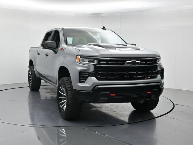 Used 2024 Chevrolet Silverado 1500 LT Trail Boss w/ Convenience Package II AWD/4WD image 4