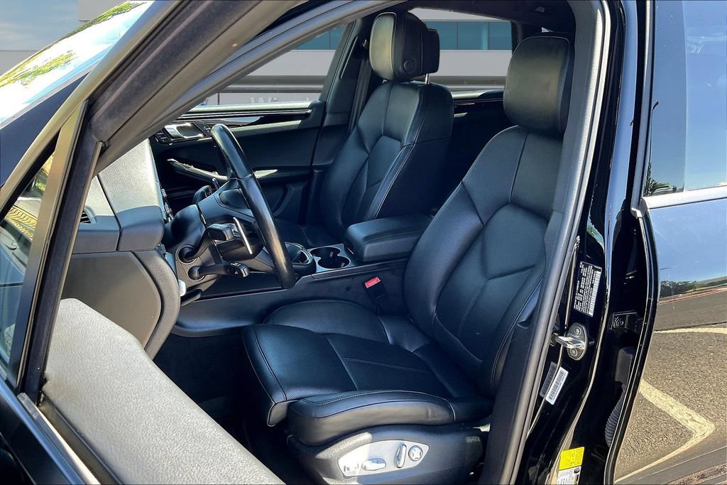 Used 2023 Porsche Macan AWD/4WD image 21