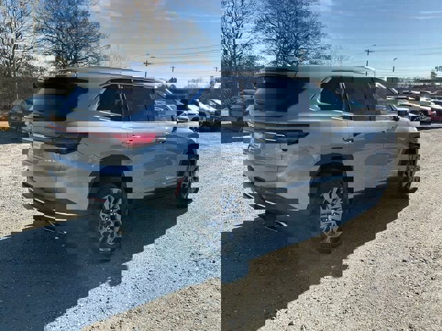 New 2026 Buick Enclave Preferred w/ Power Package image 24