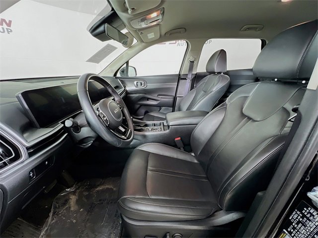 Used 2024 Kia Sorento S image 10