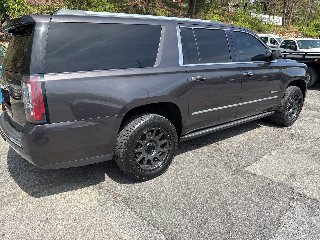 Used 2018 GMC Yukon XL Denali w/ Open Road Package image 10