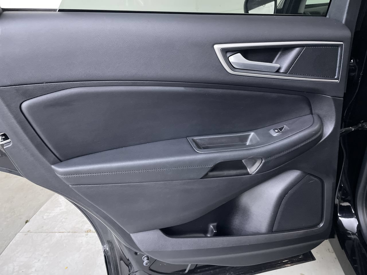 Used 2021 Ford Edge SEL AWD/4WD image 18