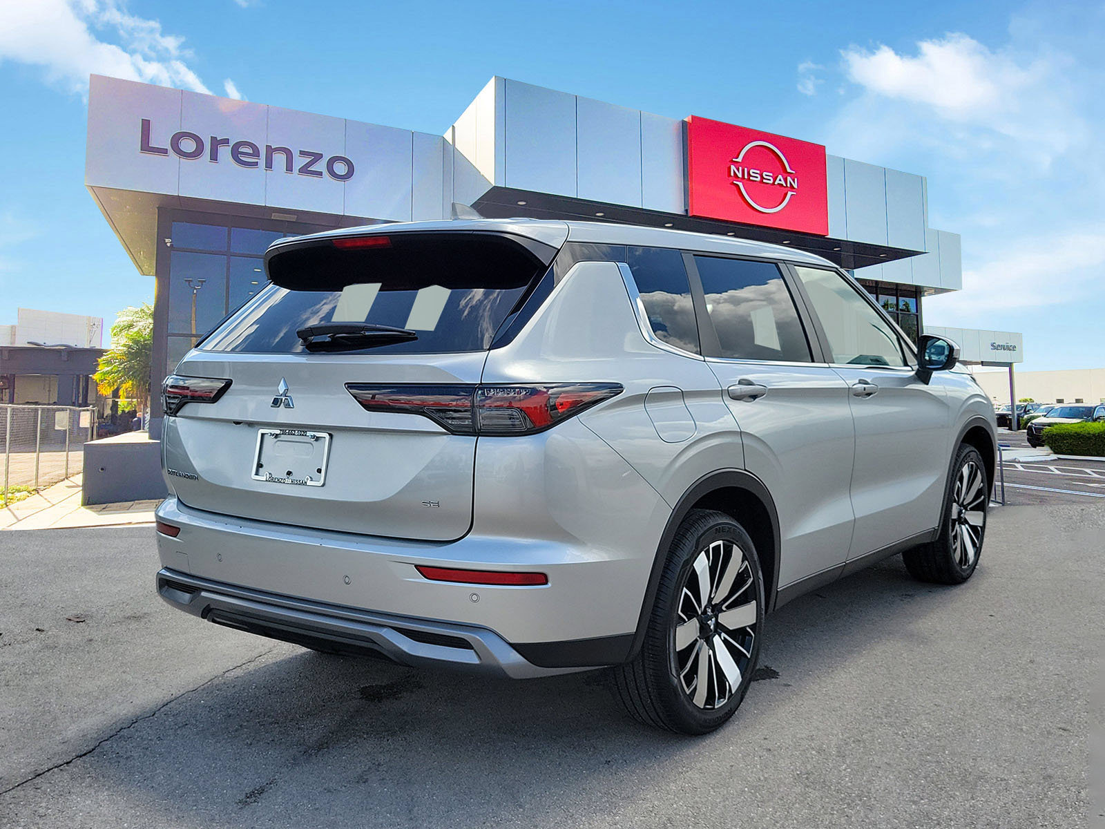 Used 2025 Mitsubishi Outlander SE FWD image 5