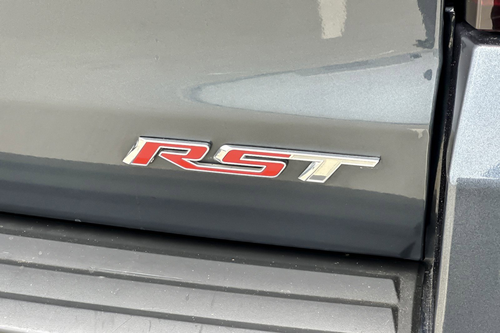 Used 2020 Chevrolet Suburban Premier w/ RST 6.2L Performance Edition RWD image 28