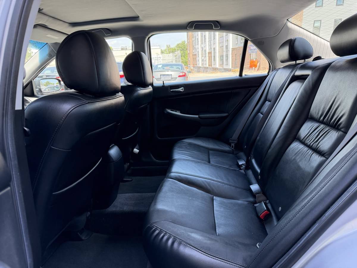 Used 2005 Honda Accord EX-L image 11