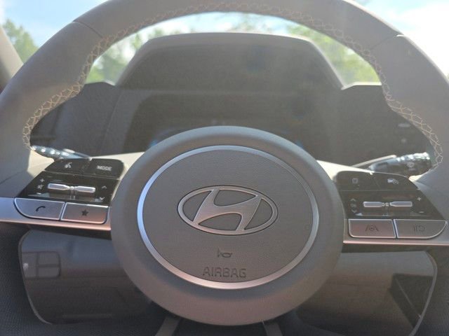 New 2025 Hyundai Elantra Sport image 7