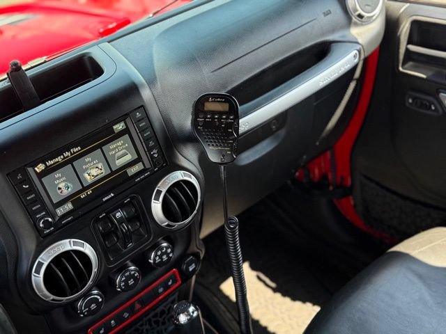 Used 2016 Jeep Wrangler Unlimited Rubicon AWD/4WD image 22