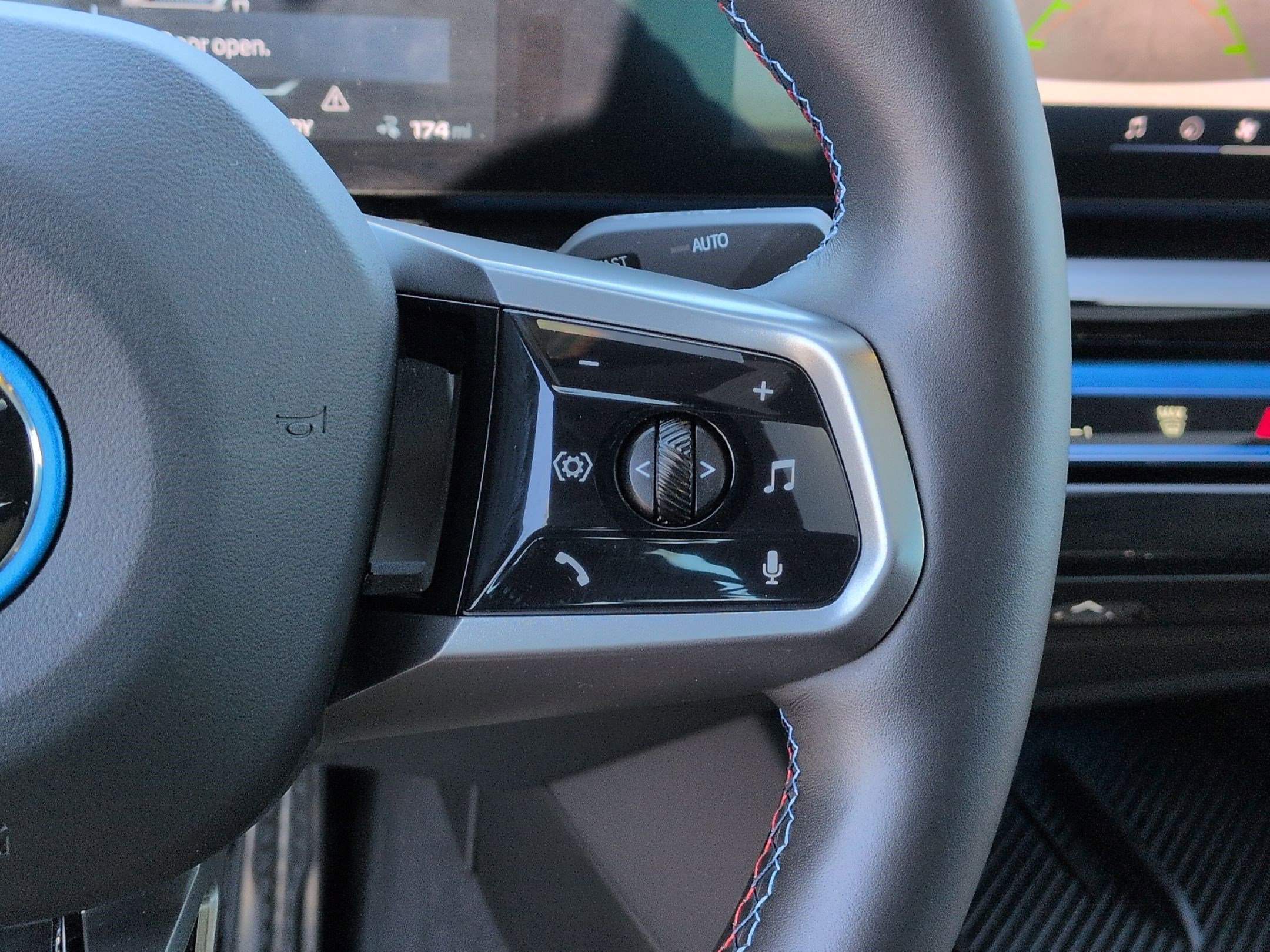 Used 2025 BMW i5 M60 w/ Premium Package image 20