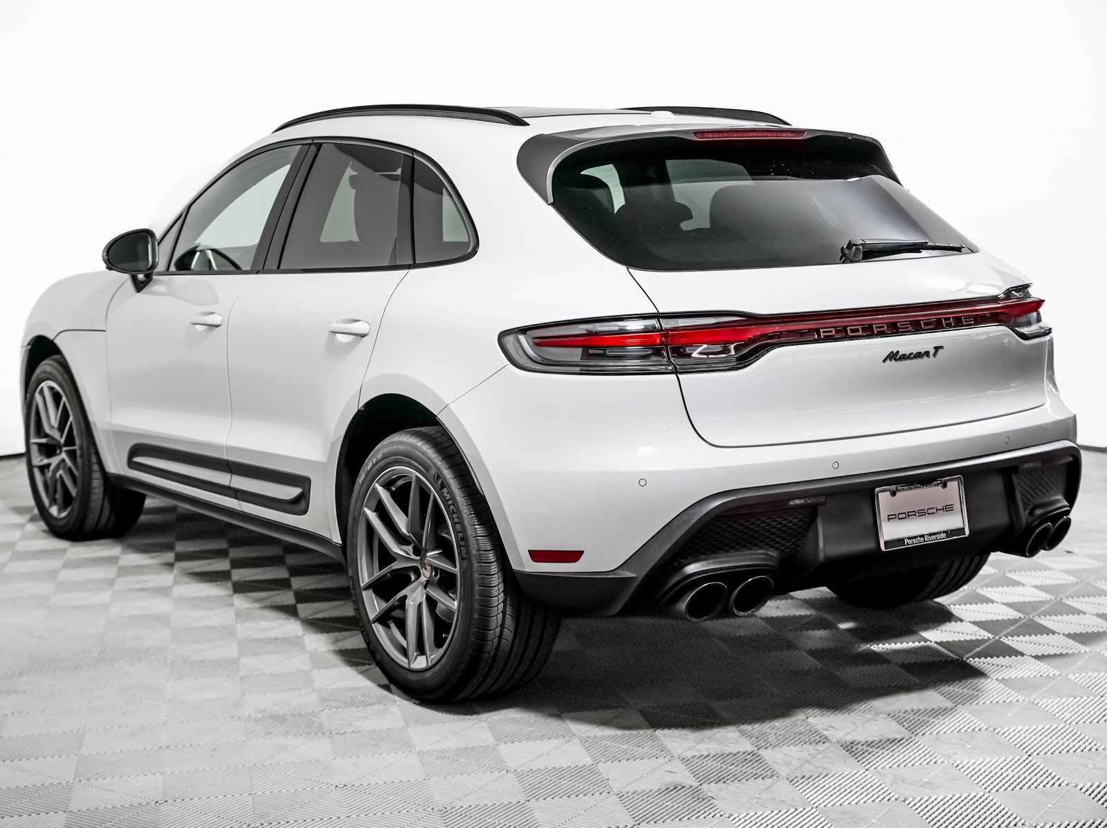 Used 2026 Porsche Macan Turbo AWD/4WD image 3