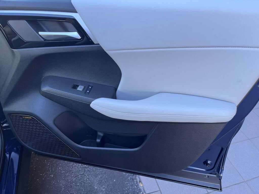 New 2025 Mitsubishi Outlander SE image 27