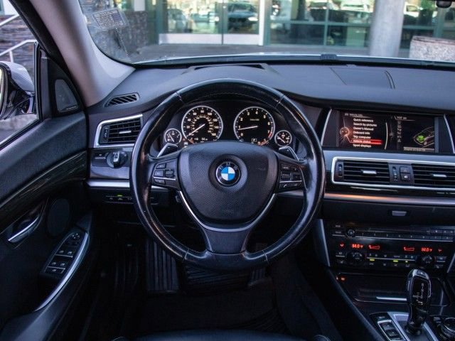 Used 2017 BMW 550i Gran Turismo xDrive image 12