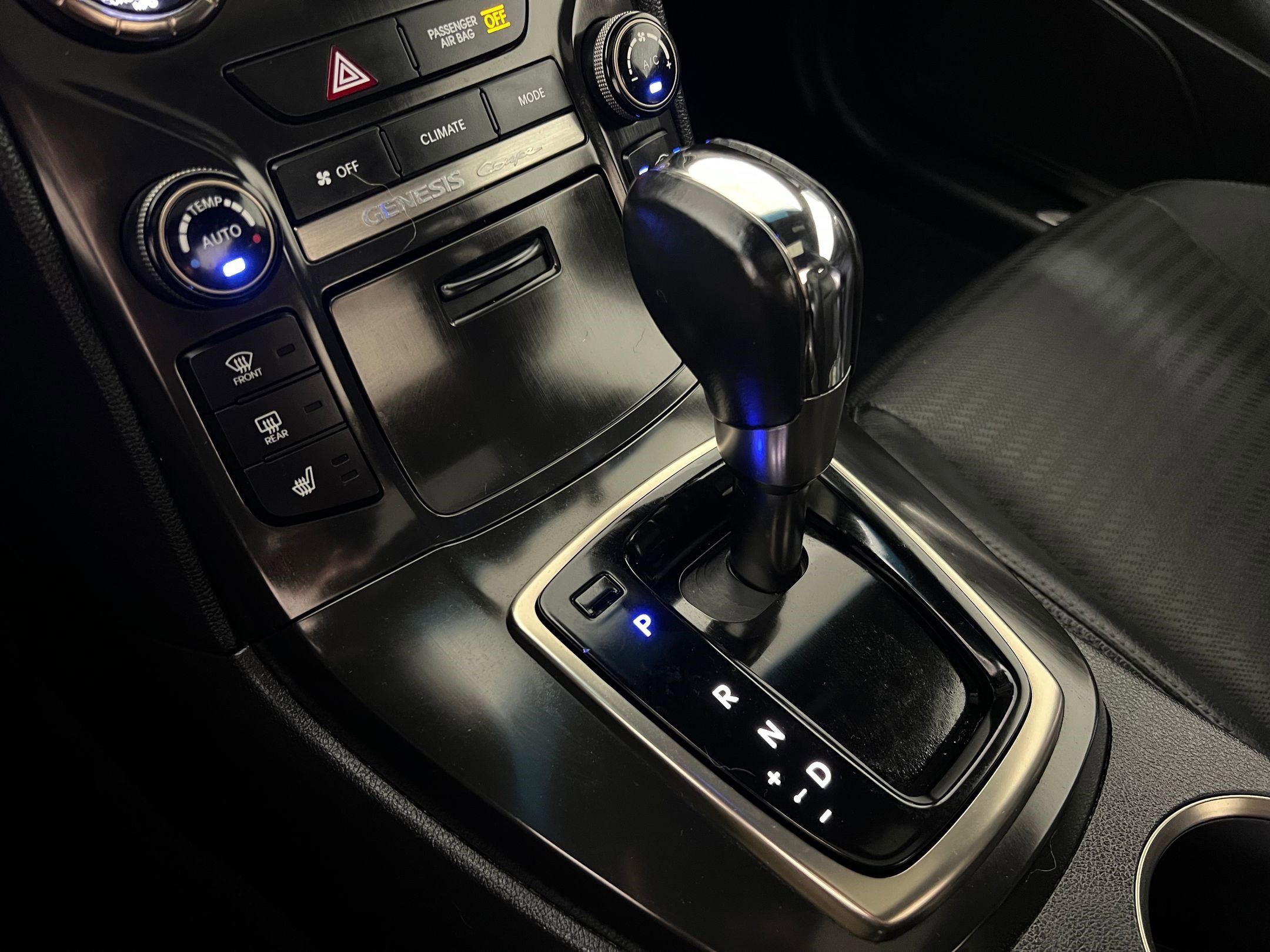 Used 2013 Hyundai Genesis 3.8 image 16