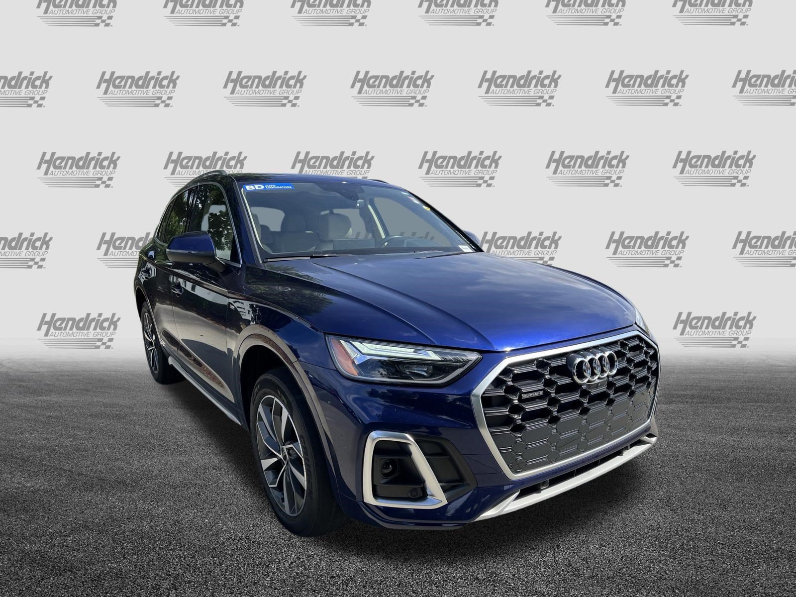 Used 2023 Audi Q5 2.0T Premium Plus w/ Premium Plus Package AWD/4WD image 2