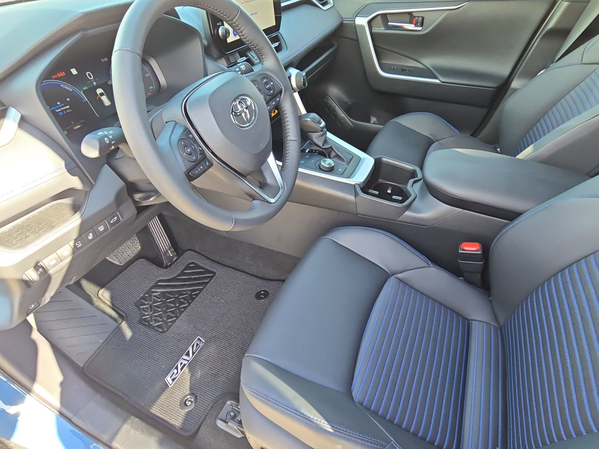 Used 2024 Toyota RAV4 XSE w/ Advanced Technology Package image 16