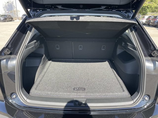New 2026 Volkswagen Tiguan SE FWD image 24