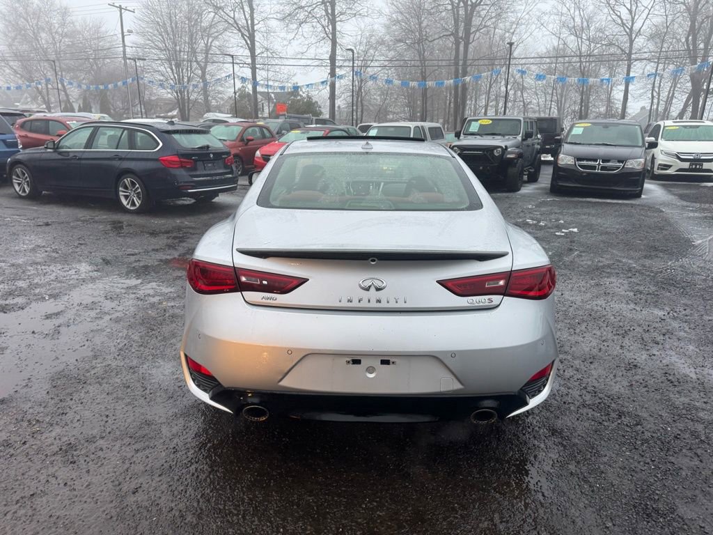 Used 2017 INFINITI Q60 Red Sport 400 image 9