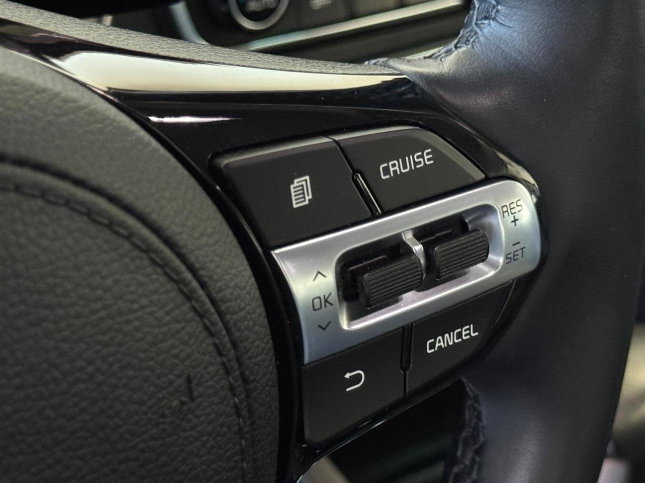 Used 2019 Kia Cadenza Premium FWD image 13