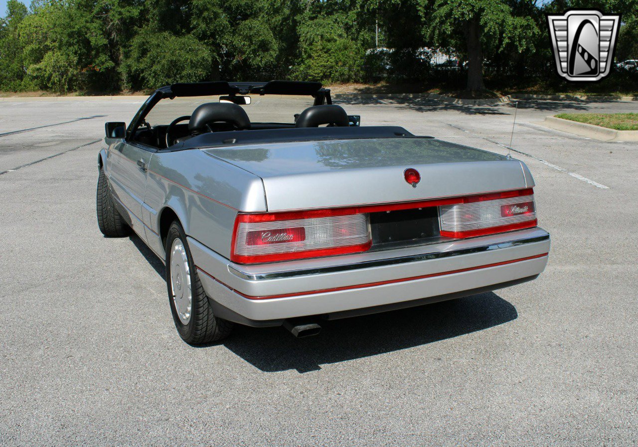 Used 1991 Cadillac Allante image 8