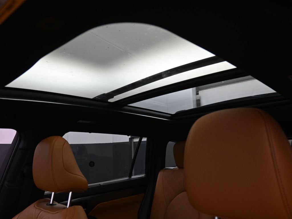 Certified 2025 Toyota Highlander Platinum image 30