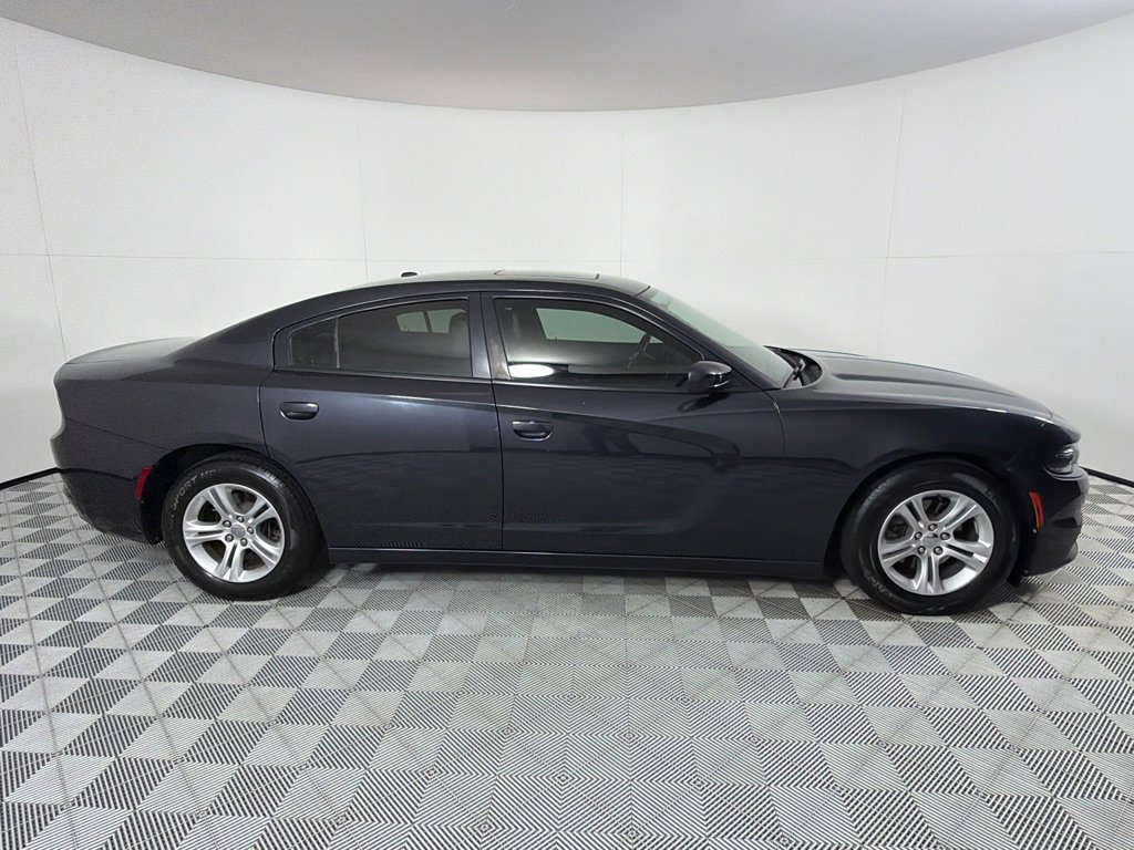 Used 2019 Dodge Charger SXT w/ Leather Interior Group image 4
