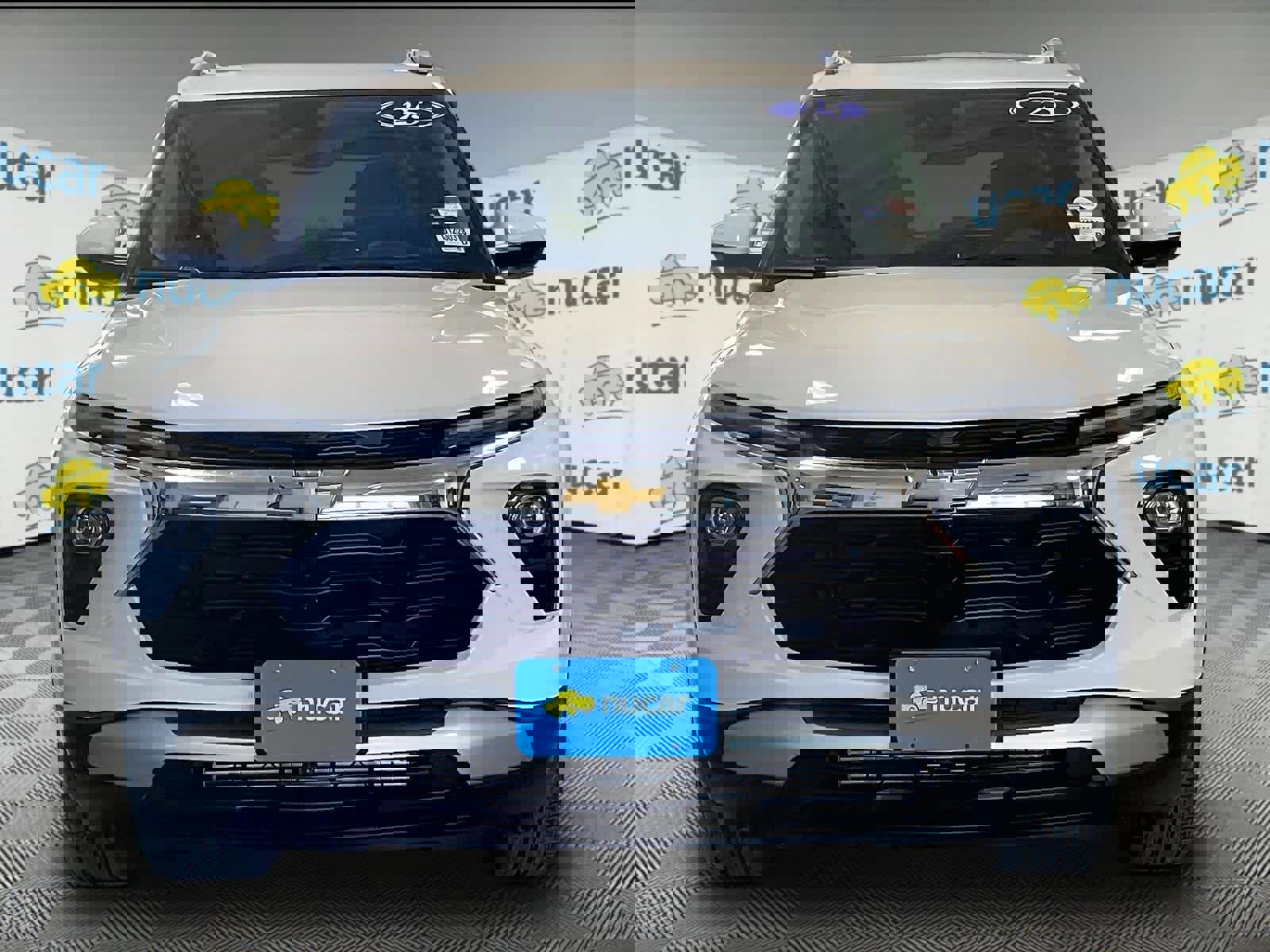 Used 2025 Chevrolet TrailBlazer LT AWD/4WD image 2