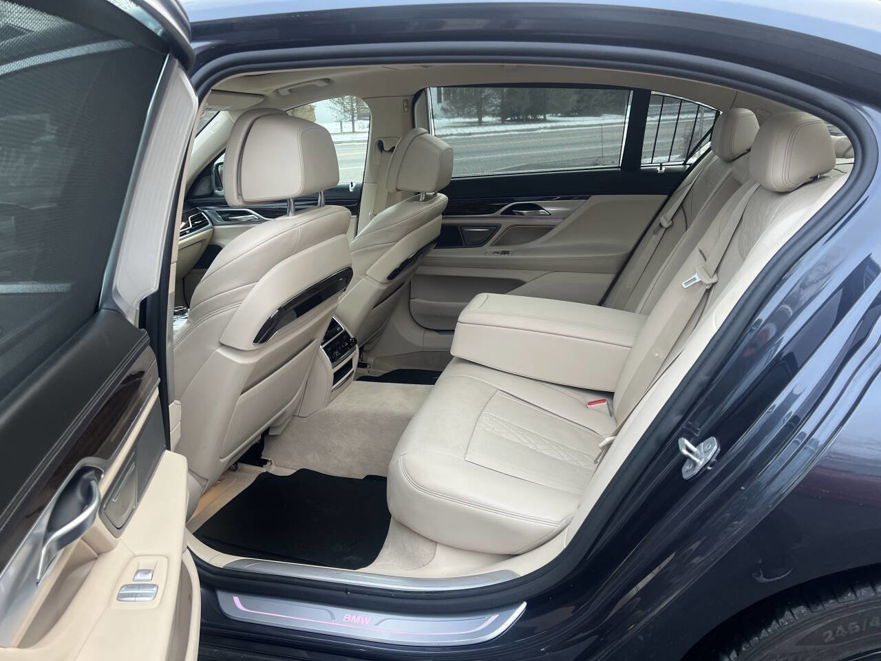 Used 2016 BMW 750i xDrive image 17