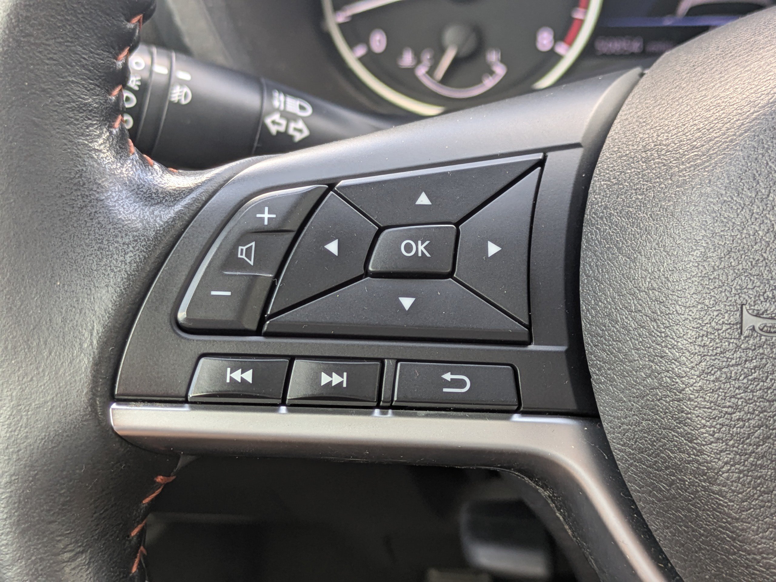 Used 2023 Nissan Sentra SR w/ Midnight Edition Package FWD image 21