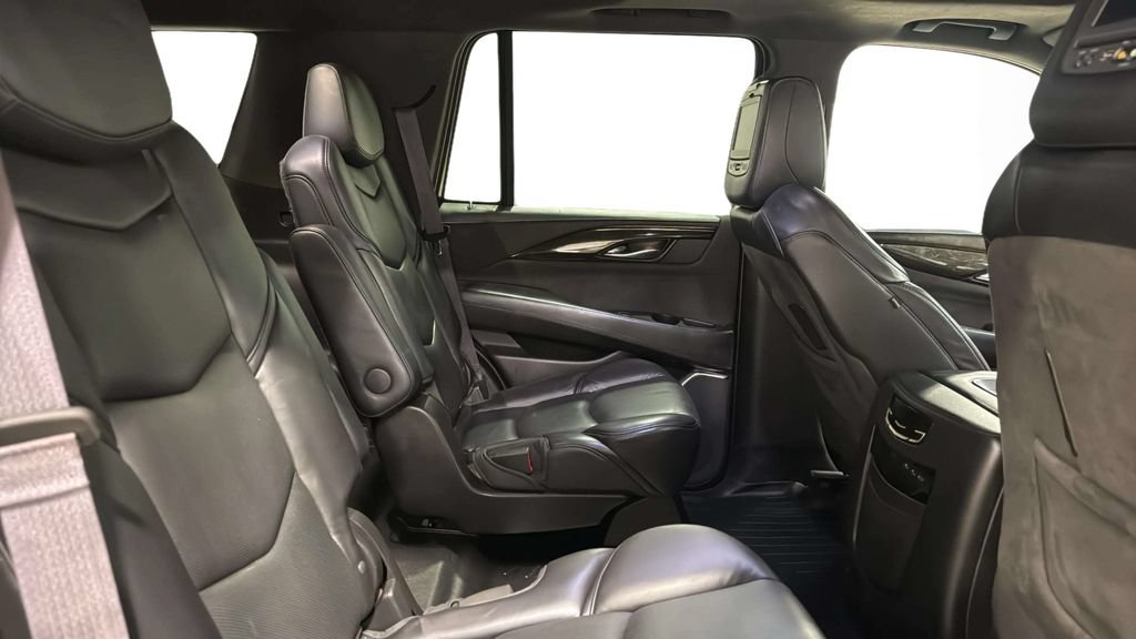 Used 2017 Cadillac Escalade Platinum AWD/4WD image 14