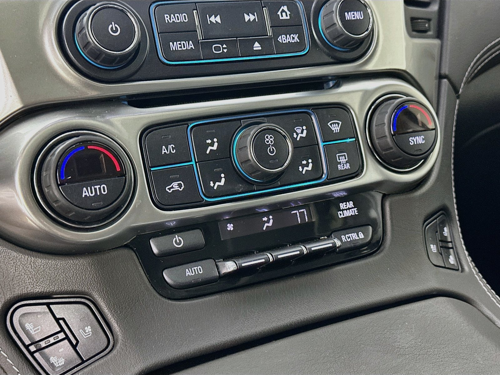 Used 2019 Chevrolet Tahoe Premier w/ RST 6.2L Performance Edition AWD/4WD image 26