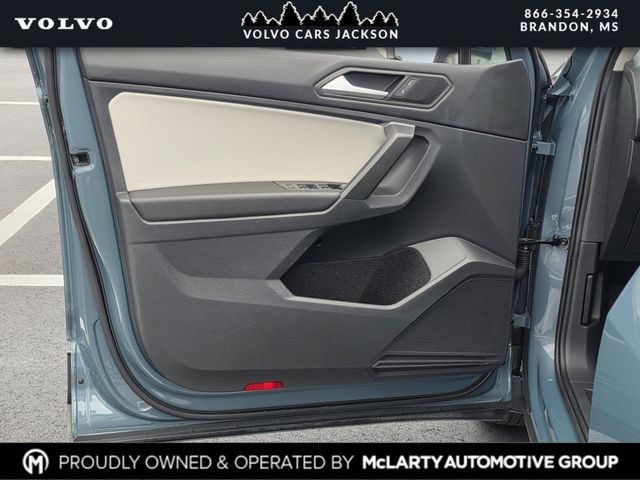 Used 2021 Volkswagen Tiguan SE w/ Panoramic Sunroof Package FWD image 15