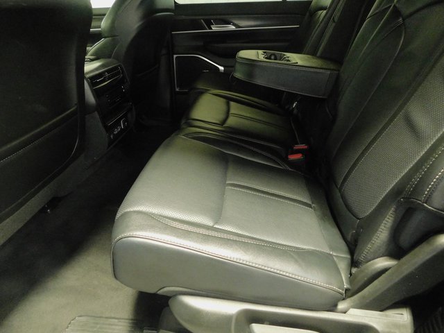 Used 2024 Jeep Wagoneer L Series II w/ Flexible Seating Group image 16