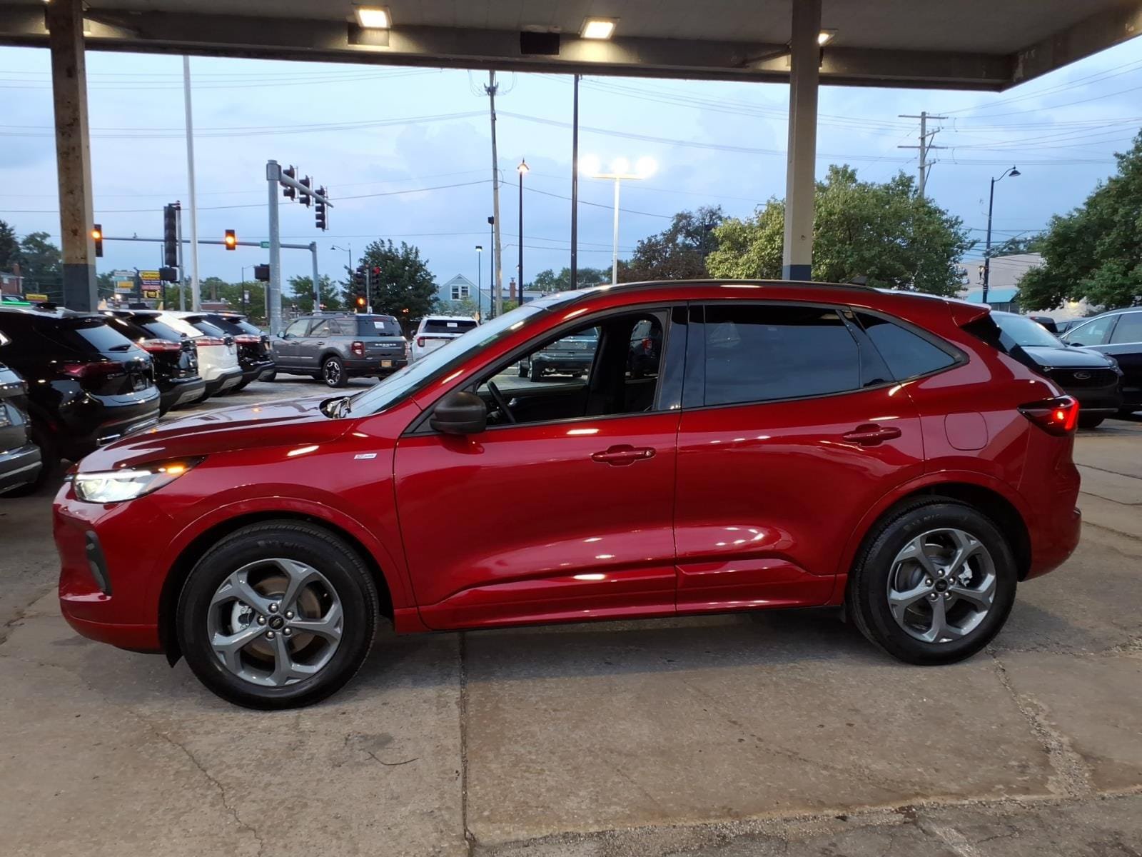Certified 2024 Ford Escape ST-Line w/ Tech Pack #1 AWD/4WD image 6