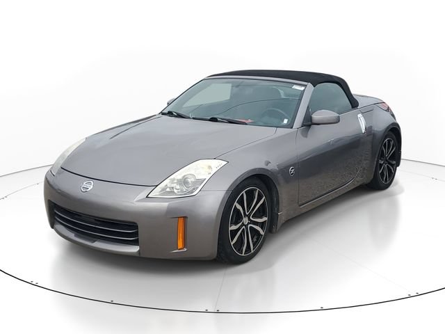 Used 2007 Nissan 350Z Touring RWD image 2