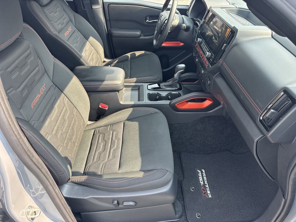 Used 2025 Nissan Frontier PRO-4X image 13