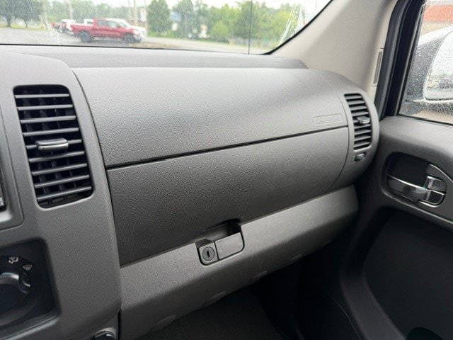 Used 2006 Nissan Frontier NISMO w/ (J01) Sunroof Pkg AWD/4WD image 24