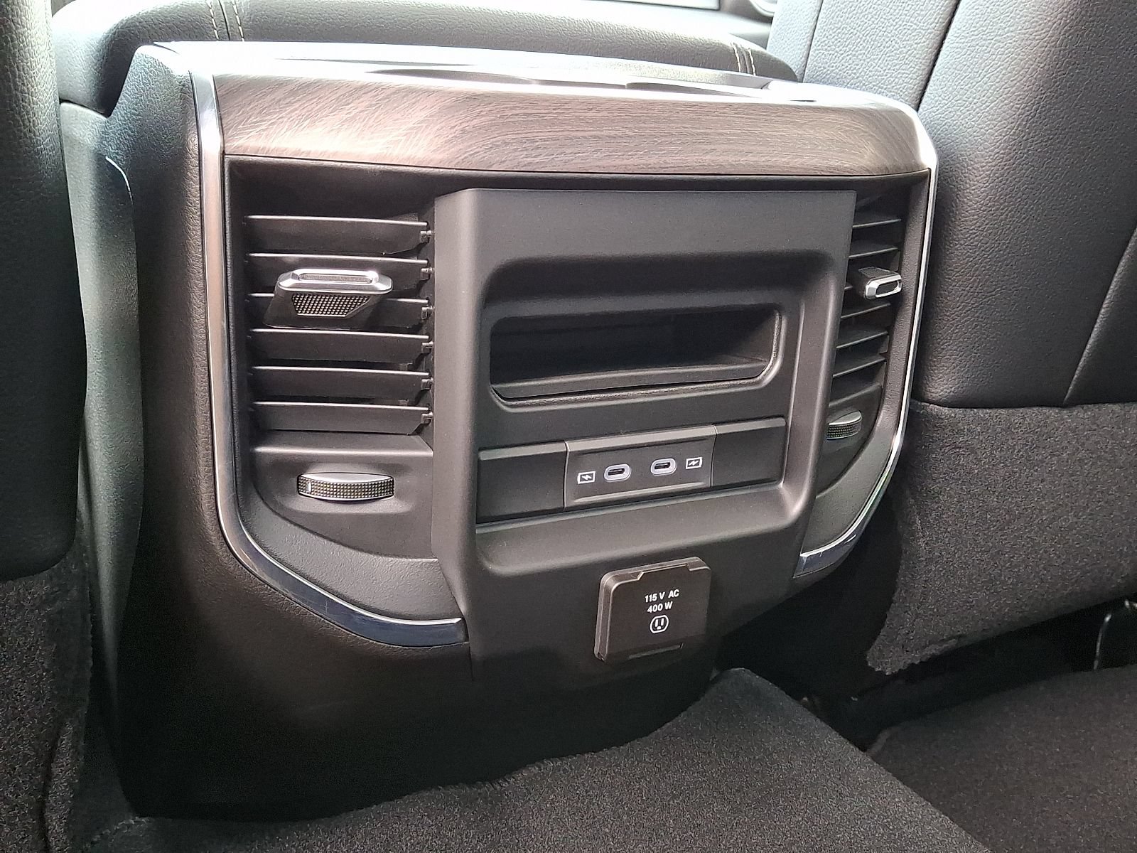 New 2026 RAM 2500 Laramie w/ Night Edition AWD/4WD image 7