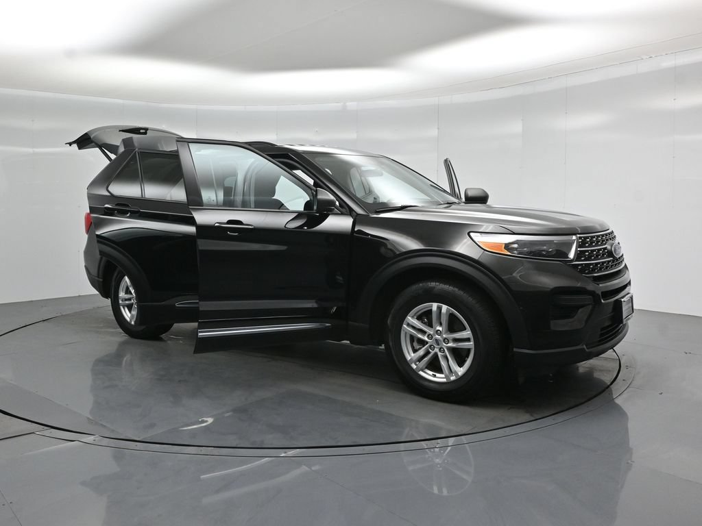 Certified 2023 Ford Explorer XLT RWD image 33