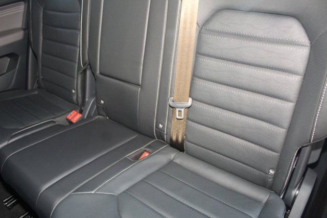 Used 2022 Volkswagen Atlas SEL Premium image 25